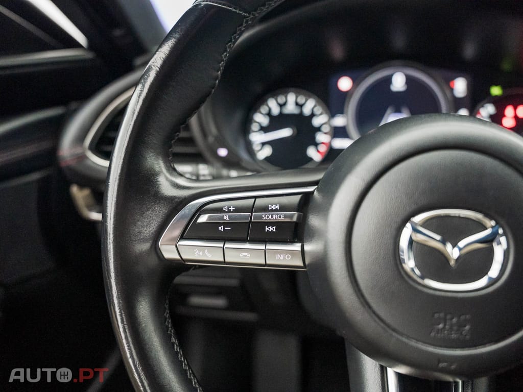 Mazda 3 2.0 e-Skyactiv-G Homura AT