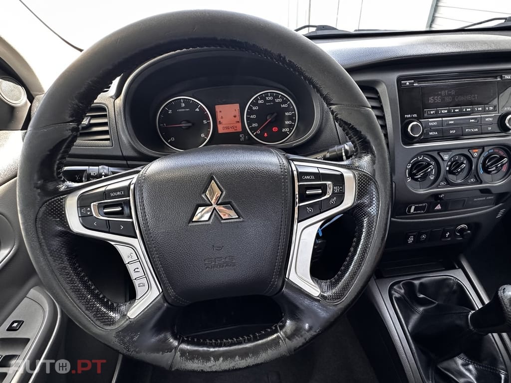 Mitsubishi L200 2.4 DI-D Club Invite CC 4WD