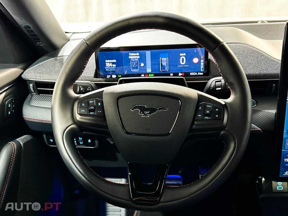 Ford Mustang Mach-E AWD PREMIUM