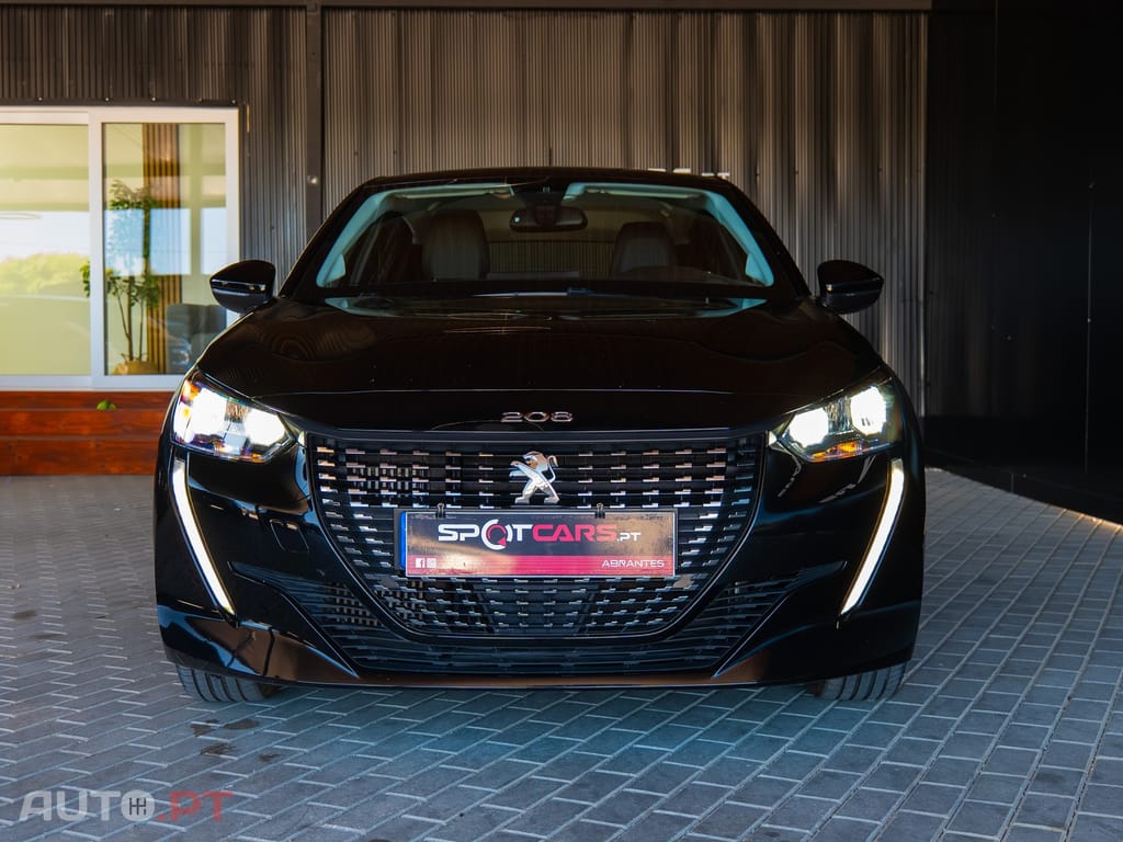 Peugeot 208 1.2 PureTech Allure EAT8