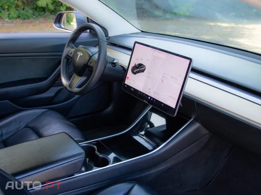 Tesla Model 3 Standard Range Plus RWD