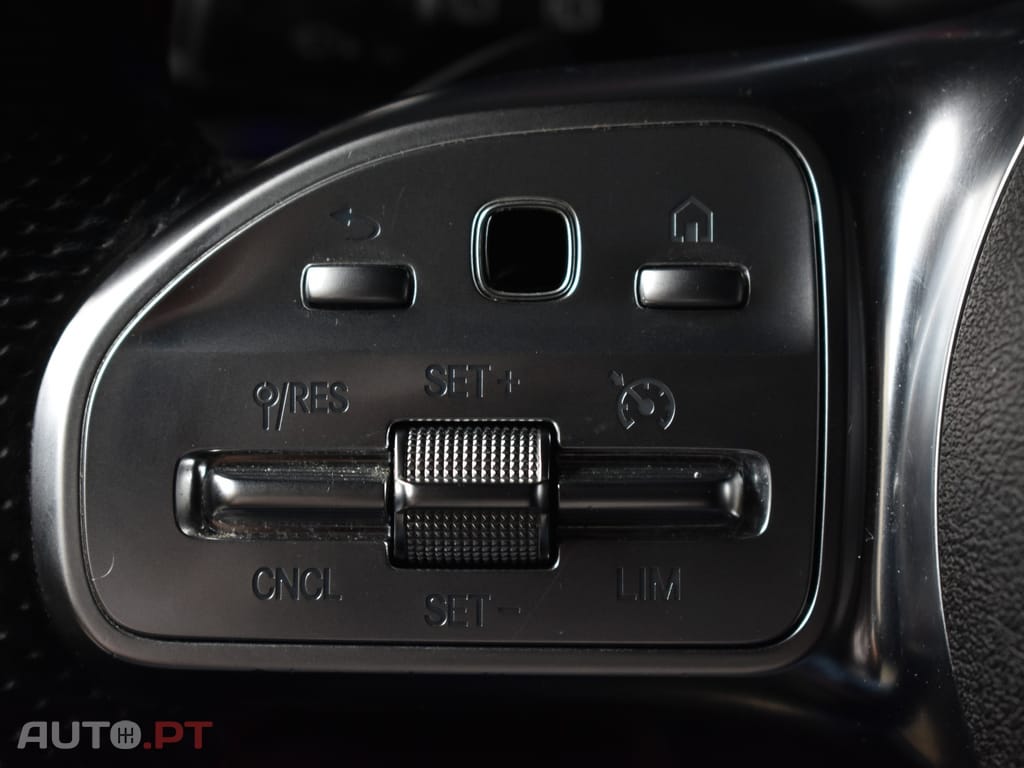 Mercedes-Benz A 250 e AMG Line 8G-DCT AMG Line