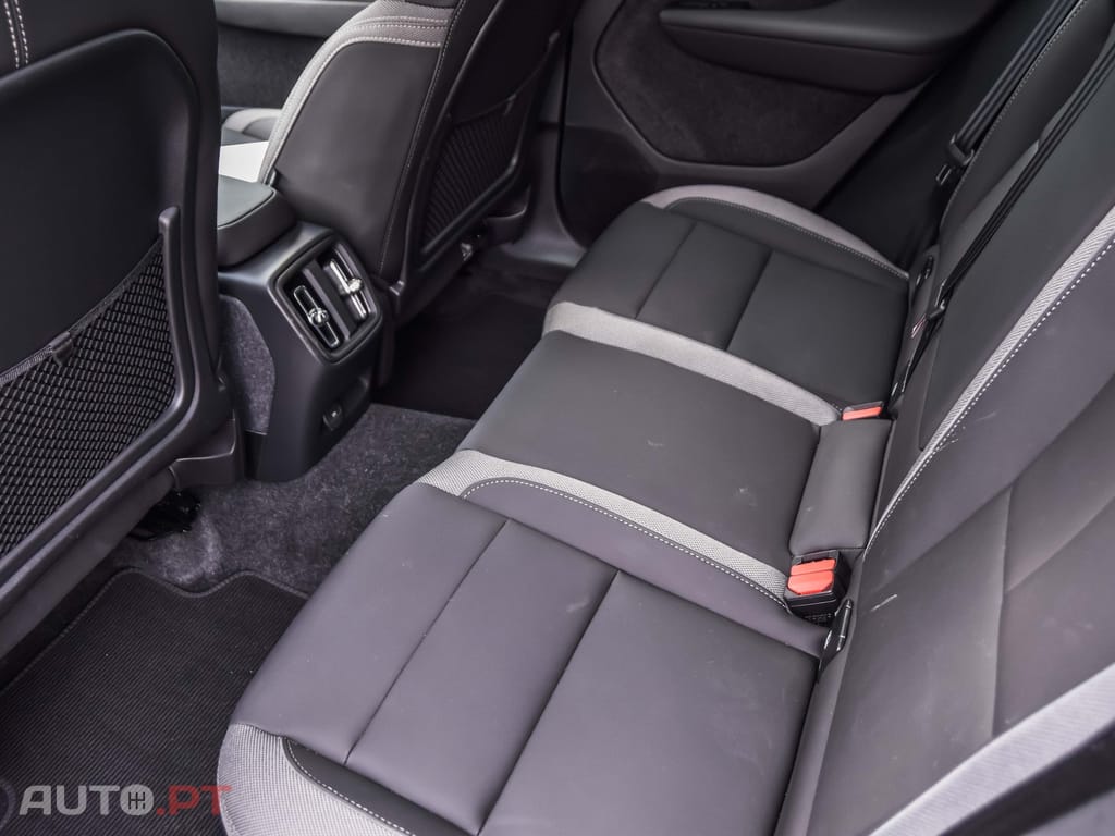 Volvo C40 Recharge Extended Range Plus