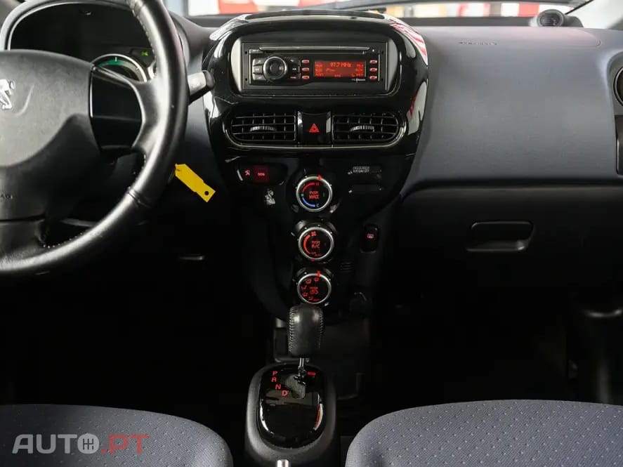 Peugeot iOn Active