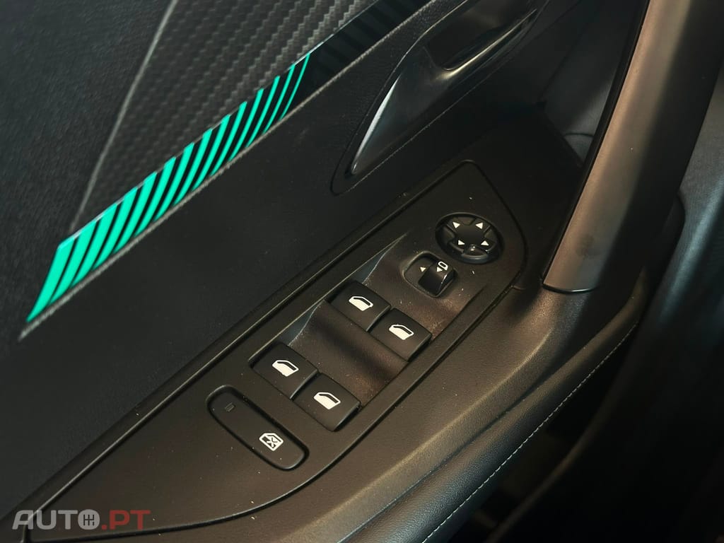 Peugeot 2008 1.2 PureTech Allure EAT8