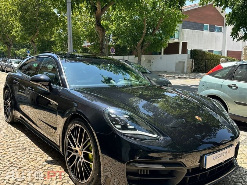Porsche Panamera 4 E-Hybrid