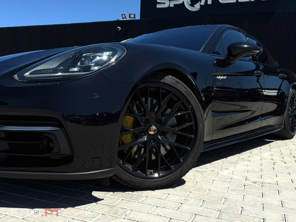 Porsche Panamera 4 E-Hybrid