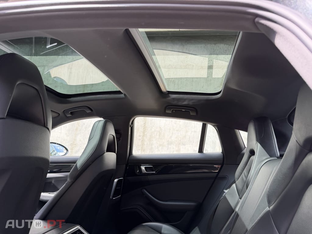 Porsche Panamera 4 E-Hybrid Platinum Edition