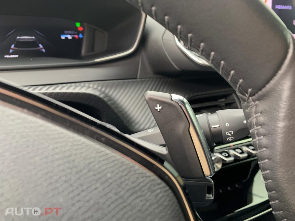 Peugeot 2008 1.5 BlueHDi Allure EAT8