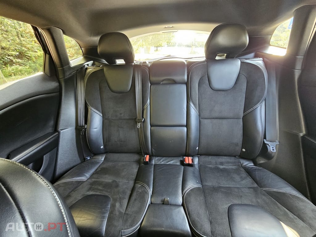 Volvo V40 1.6 D2 R-Design Momentum