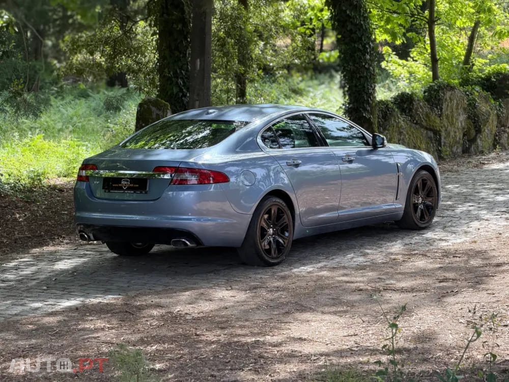 Jaguar XF 2.7 D V6 Premium Luxury