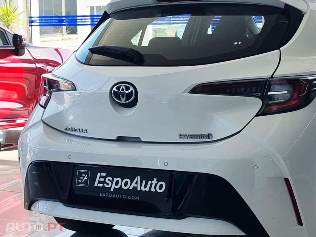 Toyota Corolla 1.8 Hybrid Comfort — fotografia 3