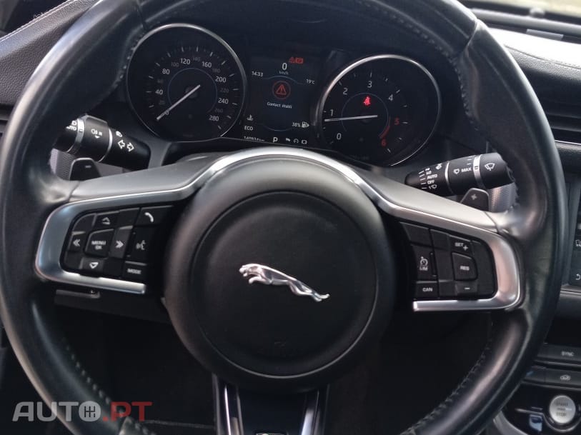 Jaguar XF 2.0 D R SPORT BVA 8 180CV COM EXTRAS