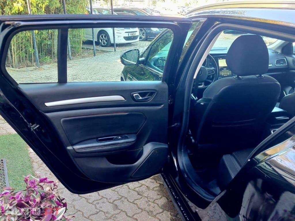 Renault Mégane Sport Tourer 1.5 Blue dCi Intens EDC