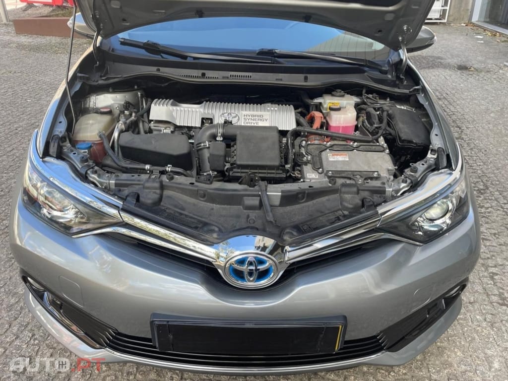 Toyota Auris 1.8 HSD Comfort +P.Techno+P.Sport