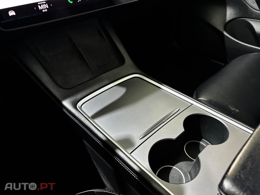Tesla Model 3 Standard Range Plus RWD — fotografia 44