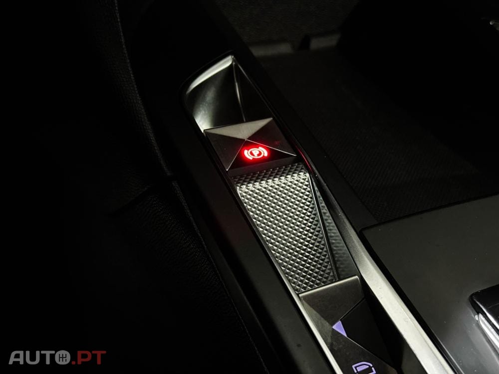 DS DS3 Crossback E-Tense Performance Line