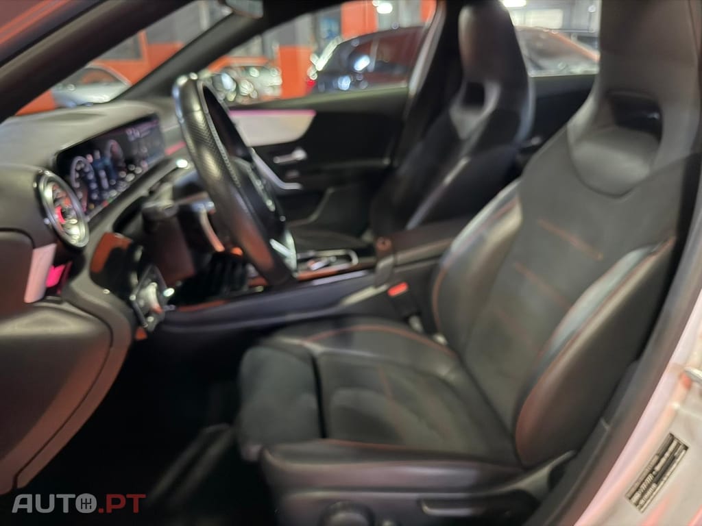 Mercedes-Benz A 250 e AMG LINE