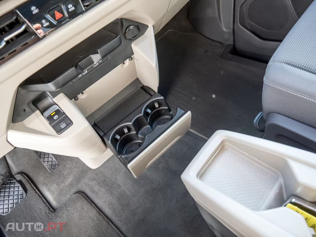 Volkswagen Multivan 1.4 TSI eHybrid Life I.V.A DEDUTIVEL