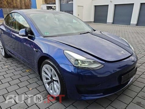 Tesla Model 3 Standard Range Plus RWD