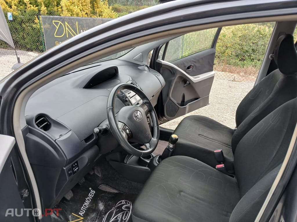Toyota Yaris 1.0 VVT-I