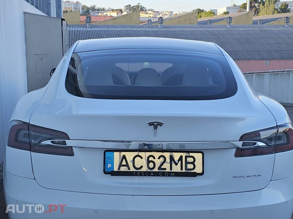 Tesla Model S Long Rang