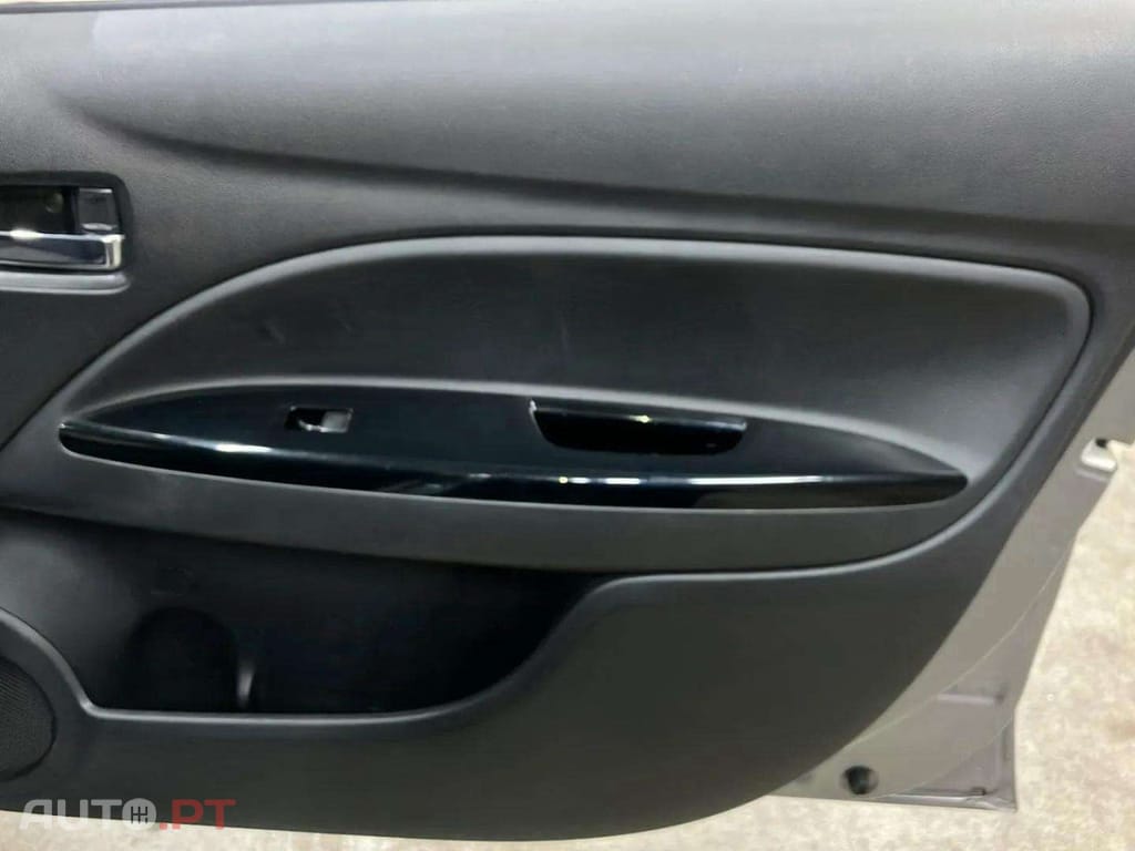 Mitsubishi Space Star 1.2 Intense