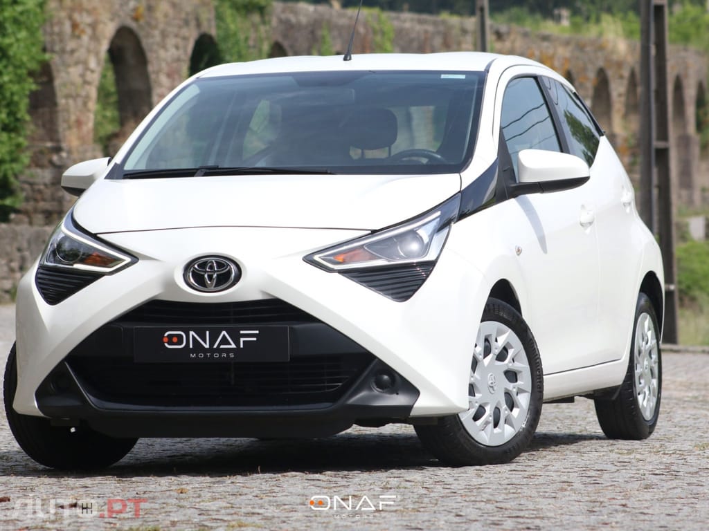 Toyota Aygo X 1.0 VVT-i X-Play