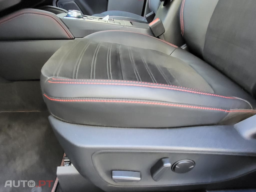 Ford Kuga 2.5 PHEV ST-Line X