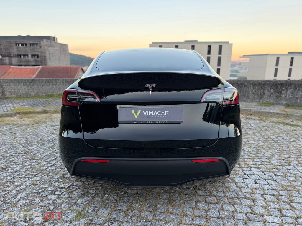 Tesla Model Y RWD