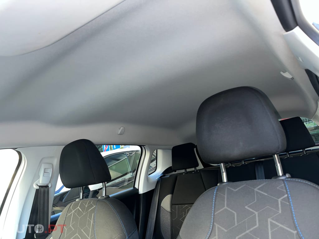 Peugeot 2008 1.5 BlueHDi Signature