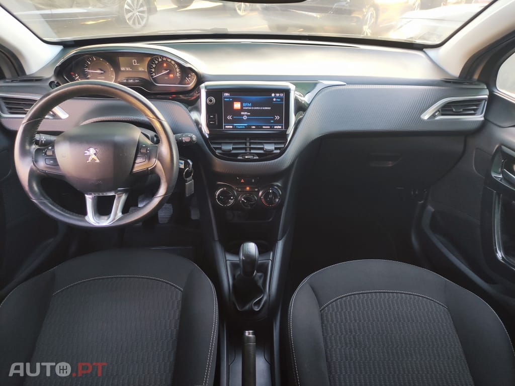 Peugeot 208 1.2 VTi SE Style