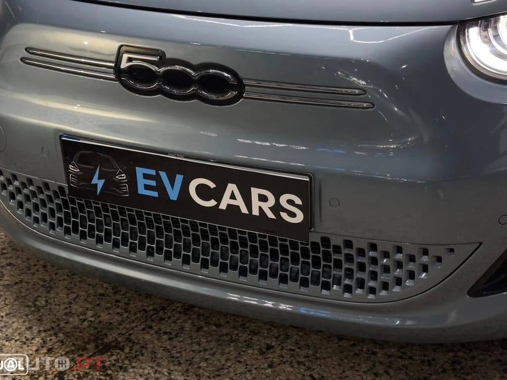 Fiat 500e La Prima
