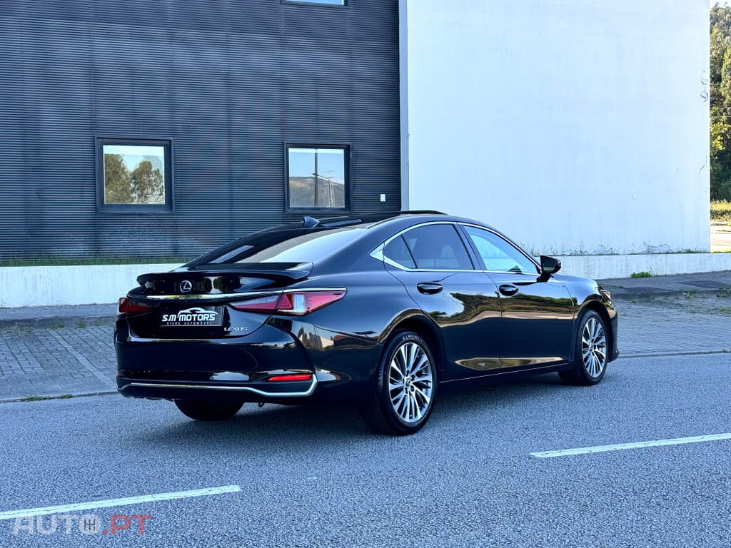 Lexus ES Executive+