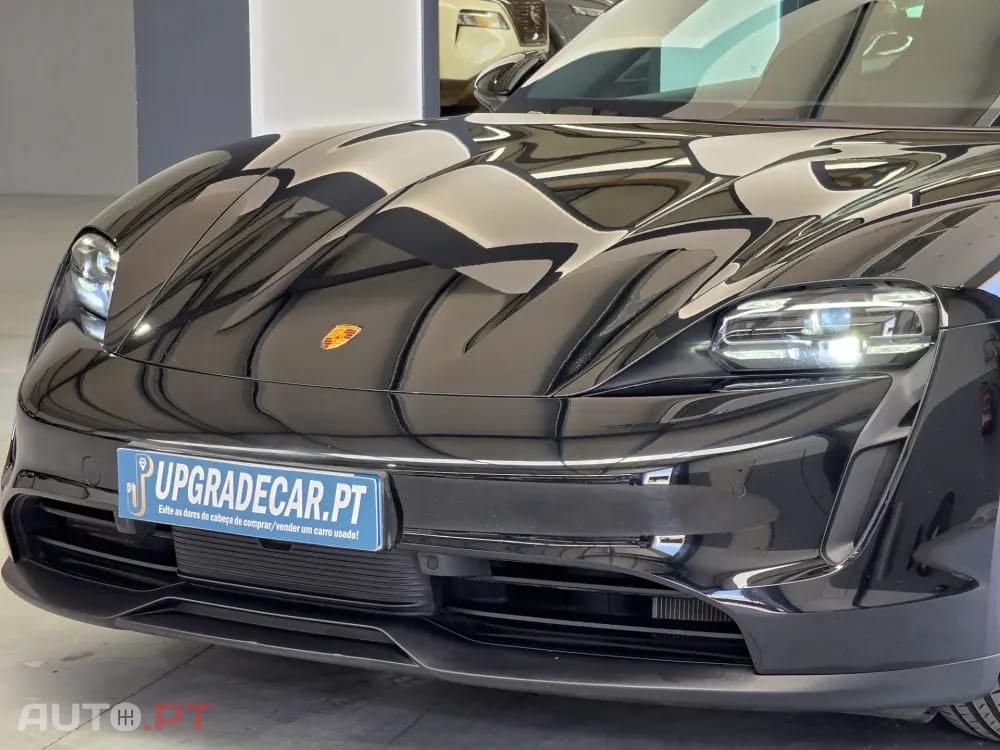 Porsche Taycan 4