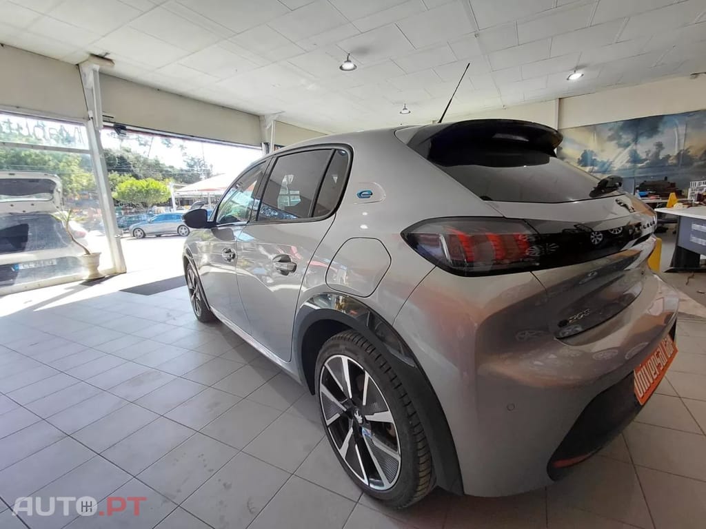 Peugeot E-208 50 kWh GT Line