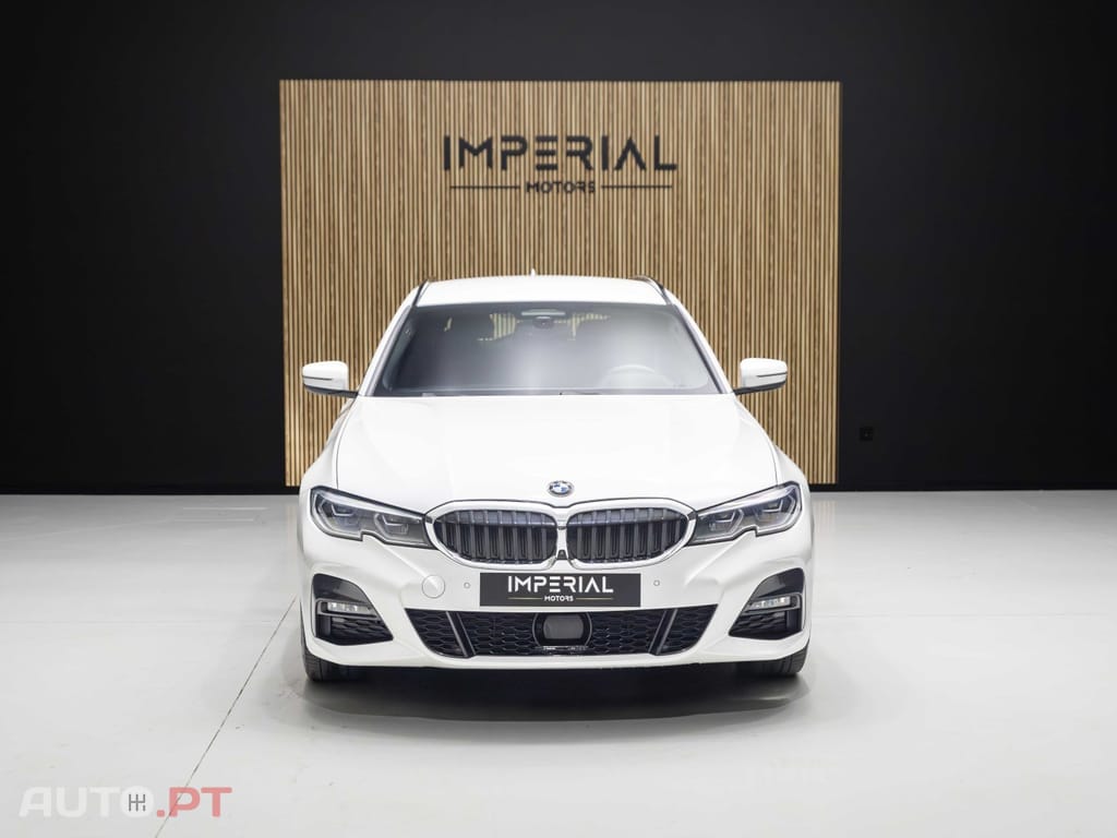 BMW 330 e Touring Pack Desportivo M Pro Auto
