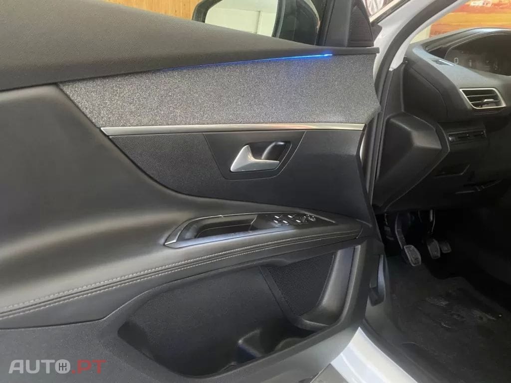 Peugeot 3008 1.2 PureTech Allure