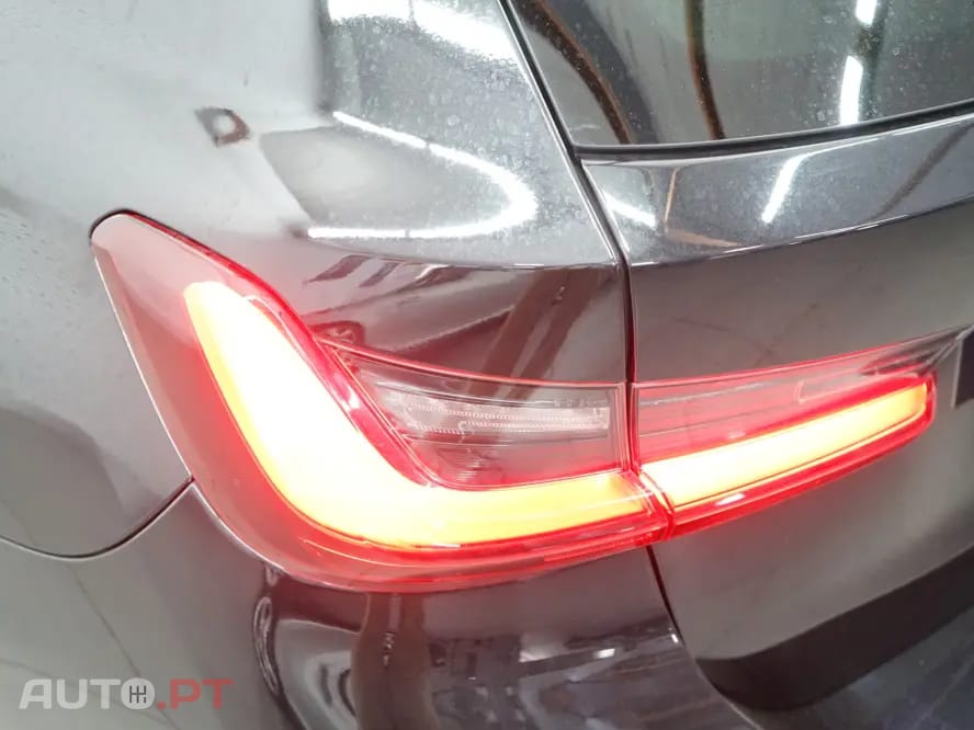 BMW 330 e iPerformance Sport Line