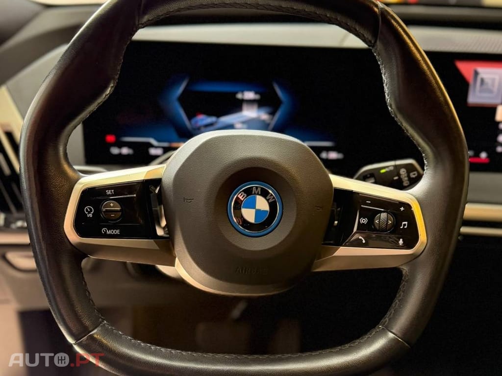 BMW iX xDrive 40
