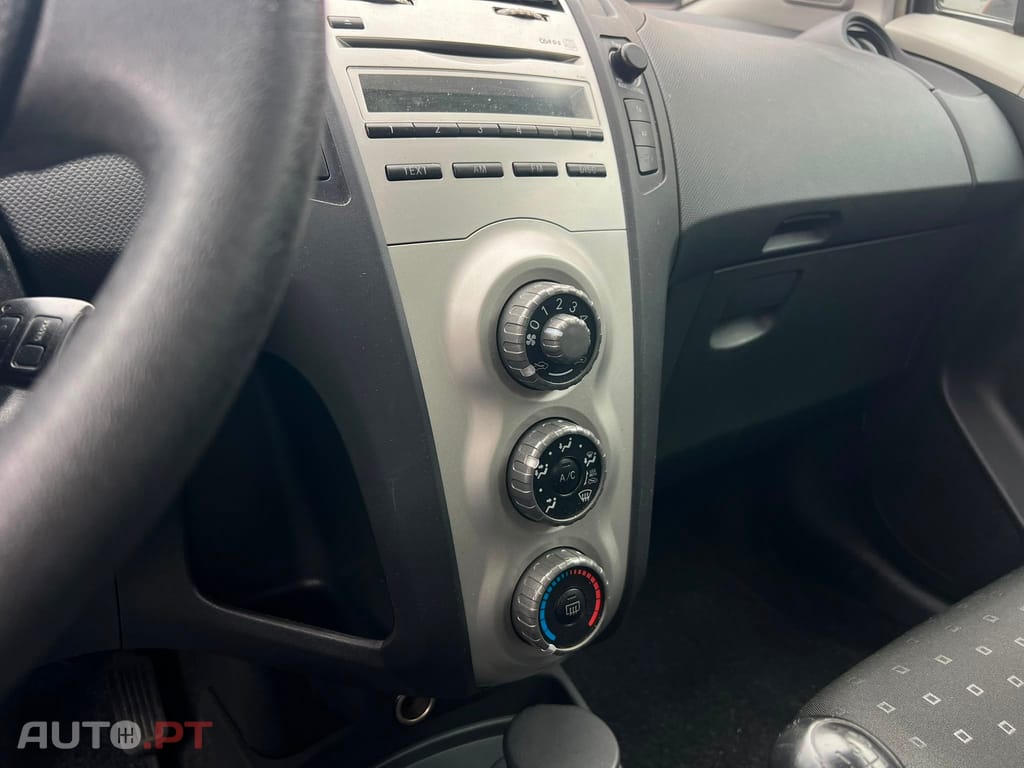 Toyota Yaris 1.0 VVT-i AC