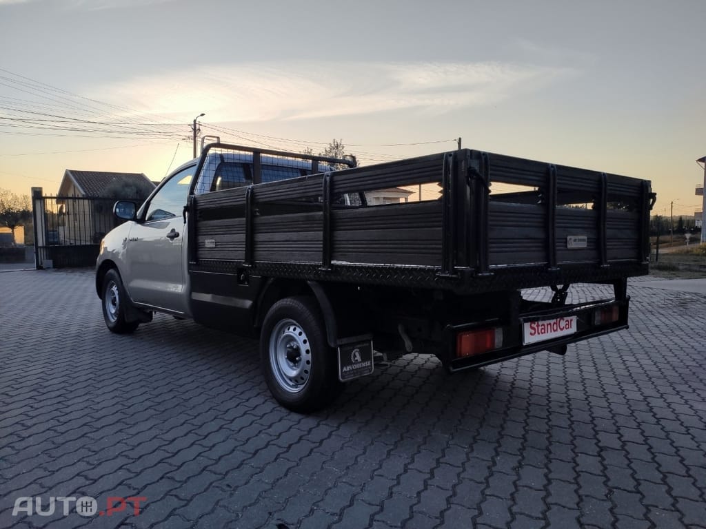 Toyota Hilux 2.5 D-4D 2WD CS CM