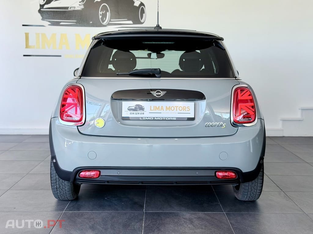 MINI Cooper Cooper SE Premium Classic