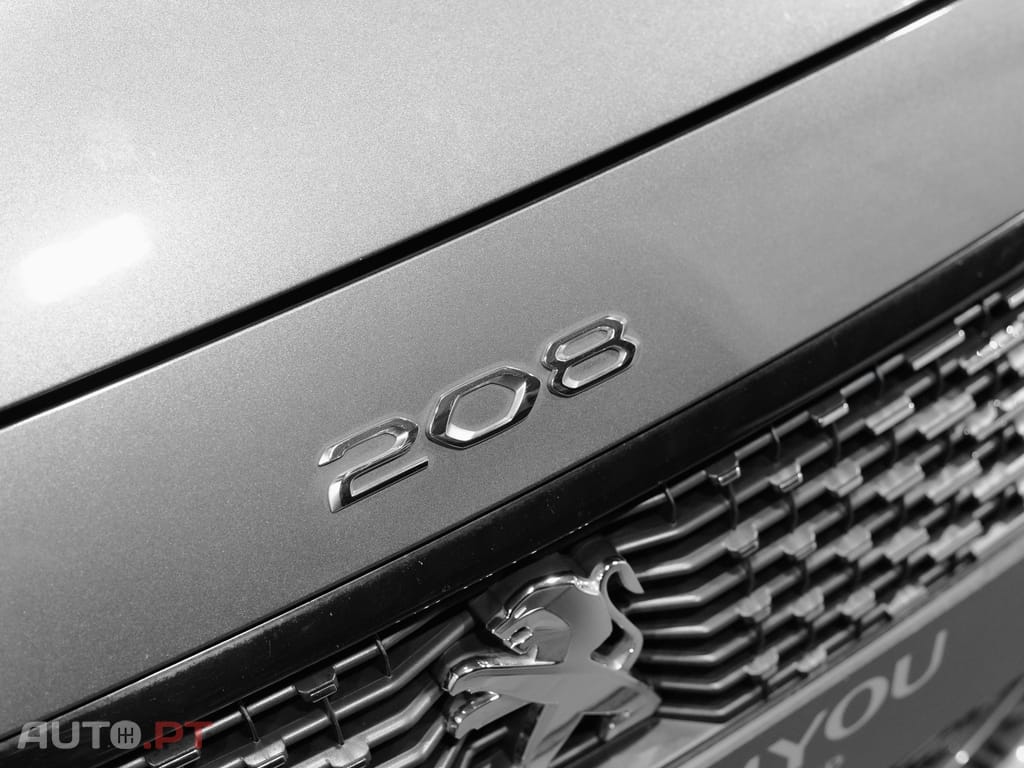 Peugeot 208 1.2 PureTech GT EAT8
