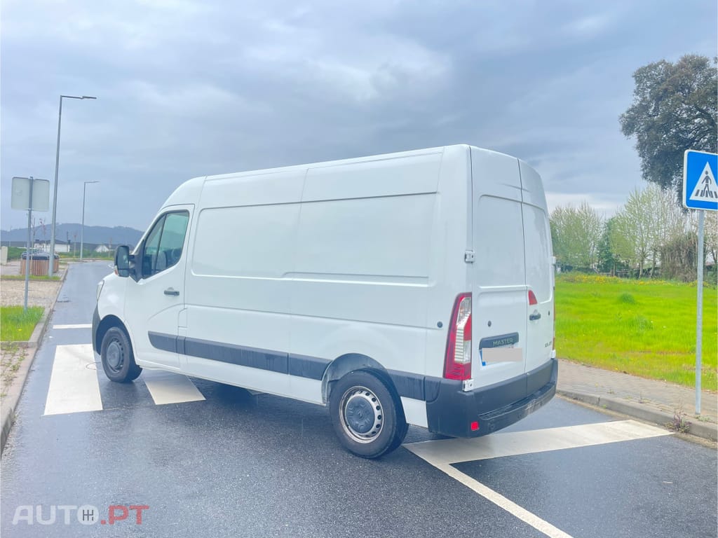 Renault Master 2.3 dCi L2H2 3.3T SS