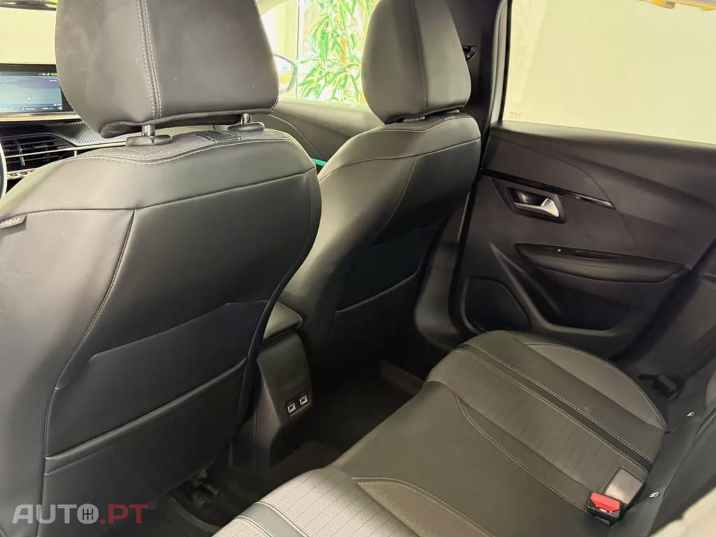 Peugeot E-208 50 kWh Allure