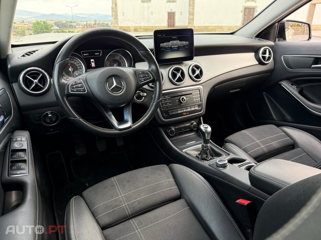 Mercedes-Benz GLA 180 d Style
