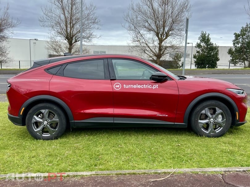 Ford Mustang Mach-E 75.7 kWh Base