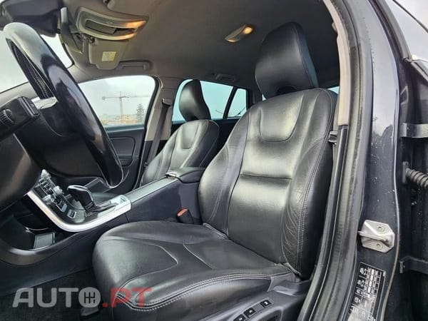 Volvo V60 D6 Plug-In-Hybrid AWD Geartronic Pure Limited