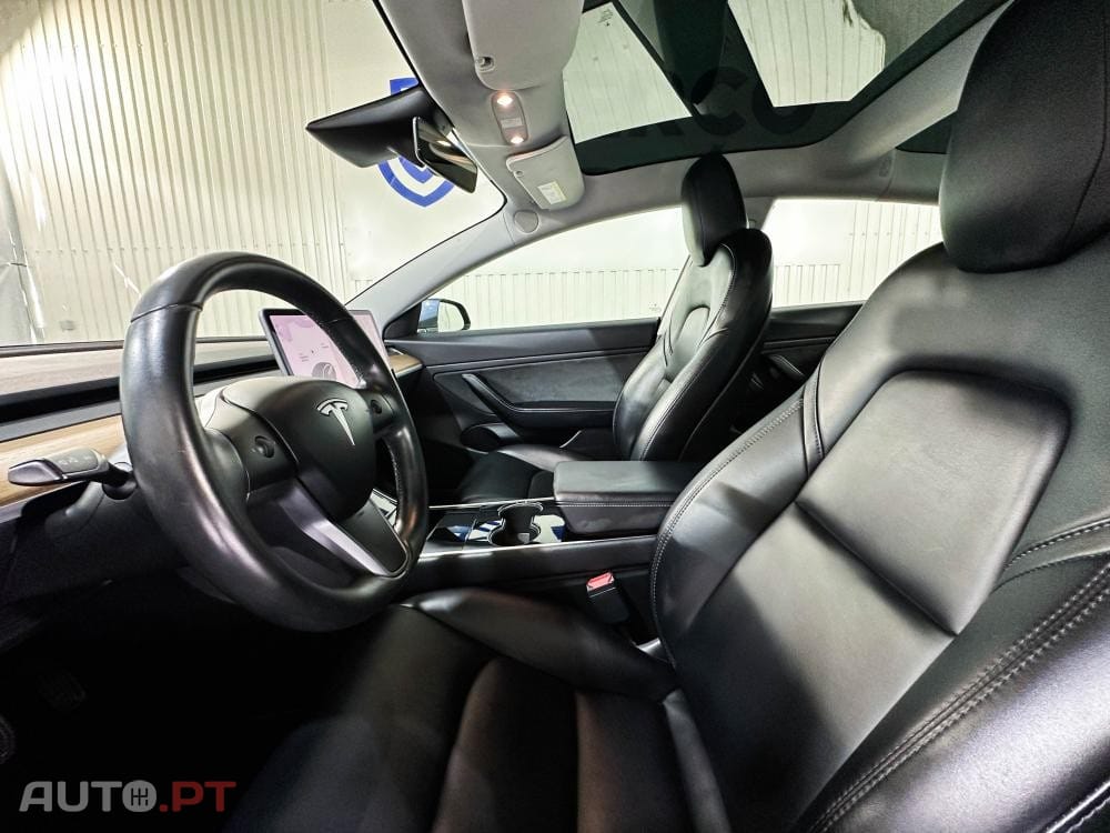 Tesla Model 3 Long-Range Dual Motor AWD — fotografia 8